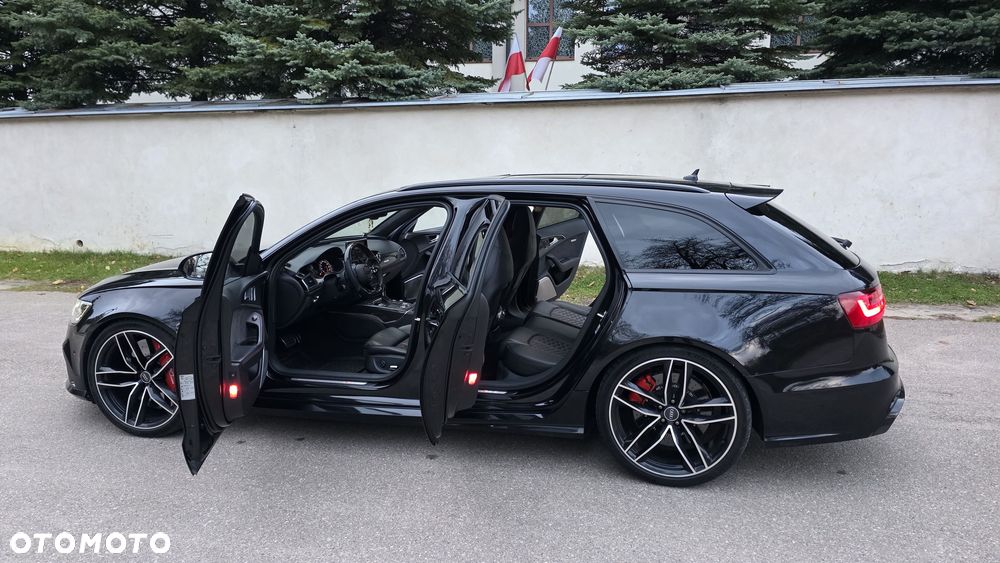 Audi RS6 Avant - 32