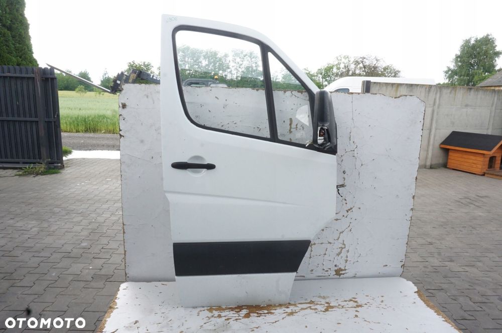 DRZWI PRAWY PRZÓD MERCEDES SPRINTER W906 - 1