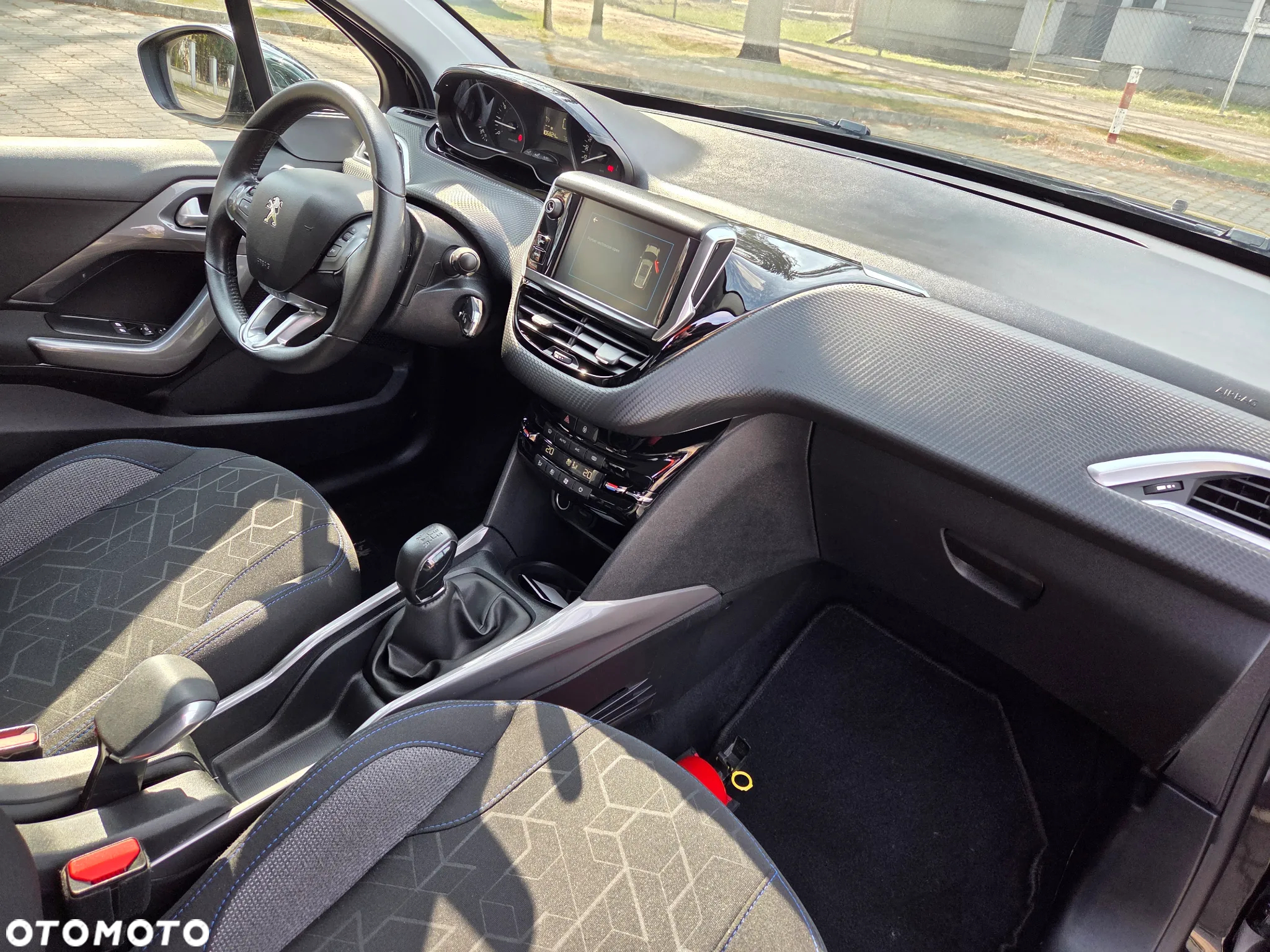 Peugeot 2008 1.2 Pure Tech Active S&S - 25