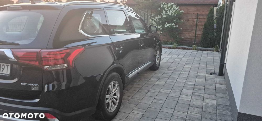 Mitsubishi Outlander - 3