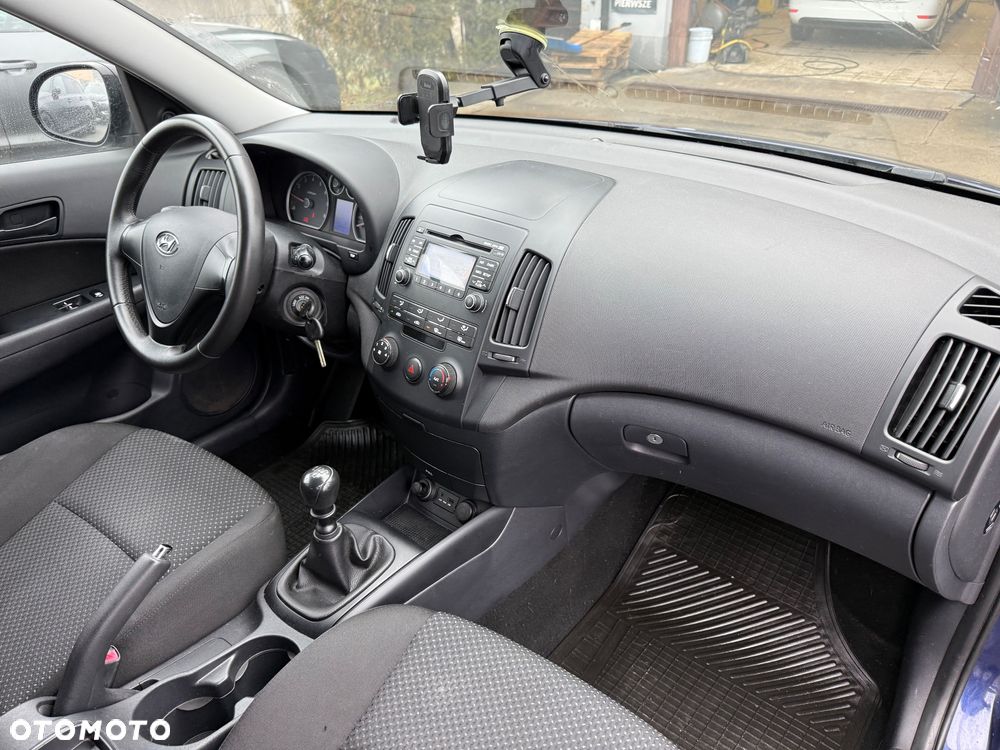 Hyundai i30 1.4 Base + - 19