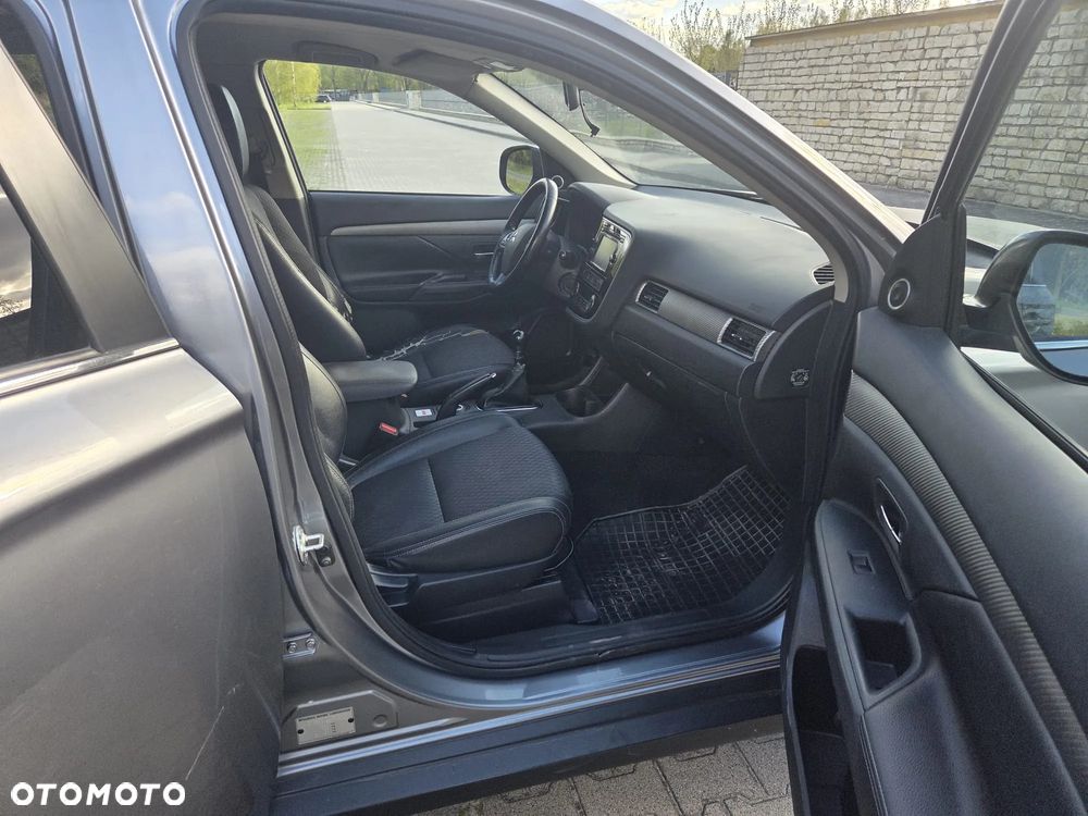 Mitsubishi Outlander 2.2 DID Intense + 4WD - 9