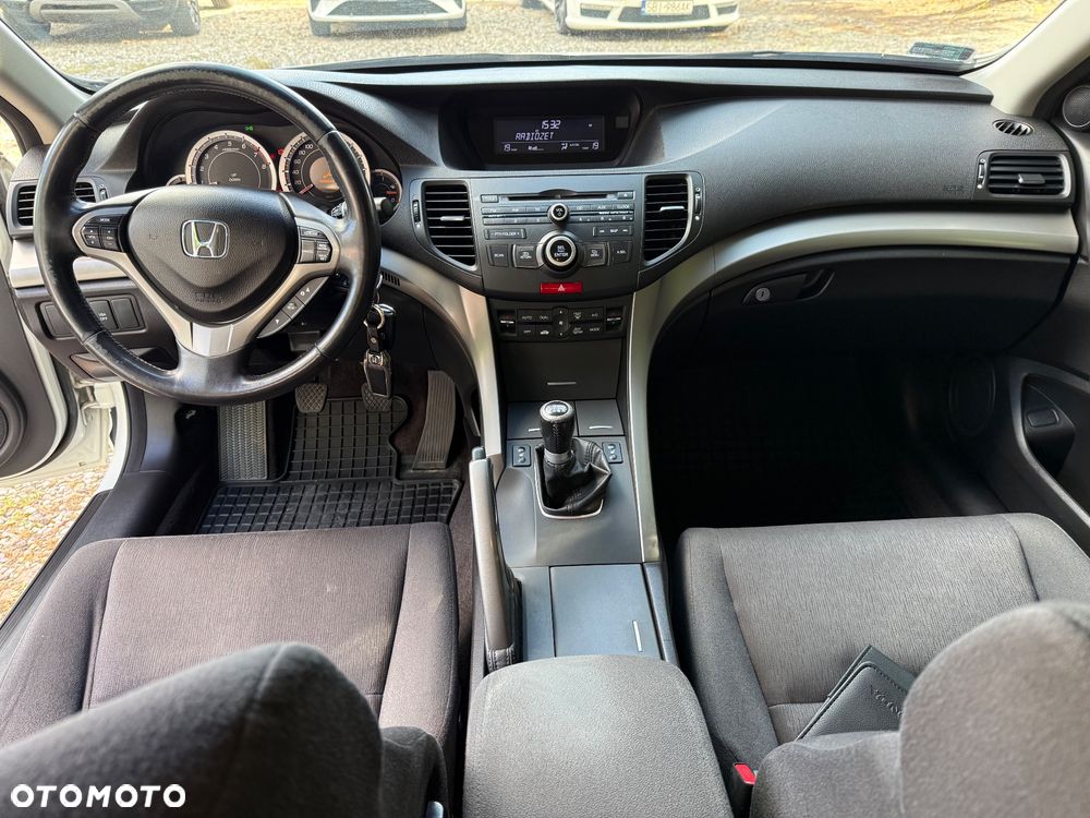 Honda Accord 2.0 Executive - 21