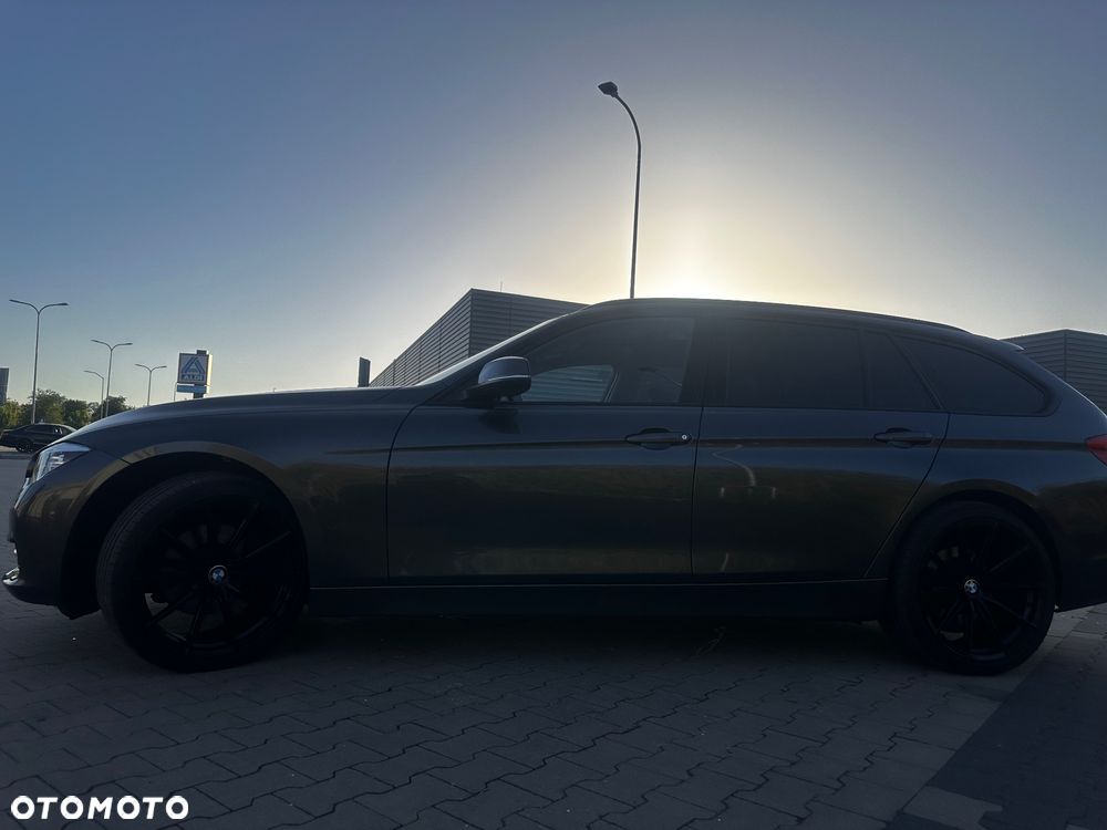 BMW Seria 3 320d Sport Line Shadow - 5