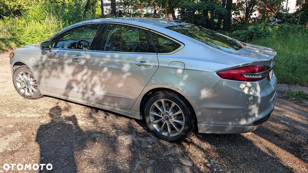Ford Fusion - 14