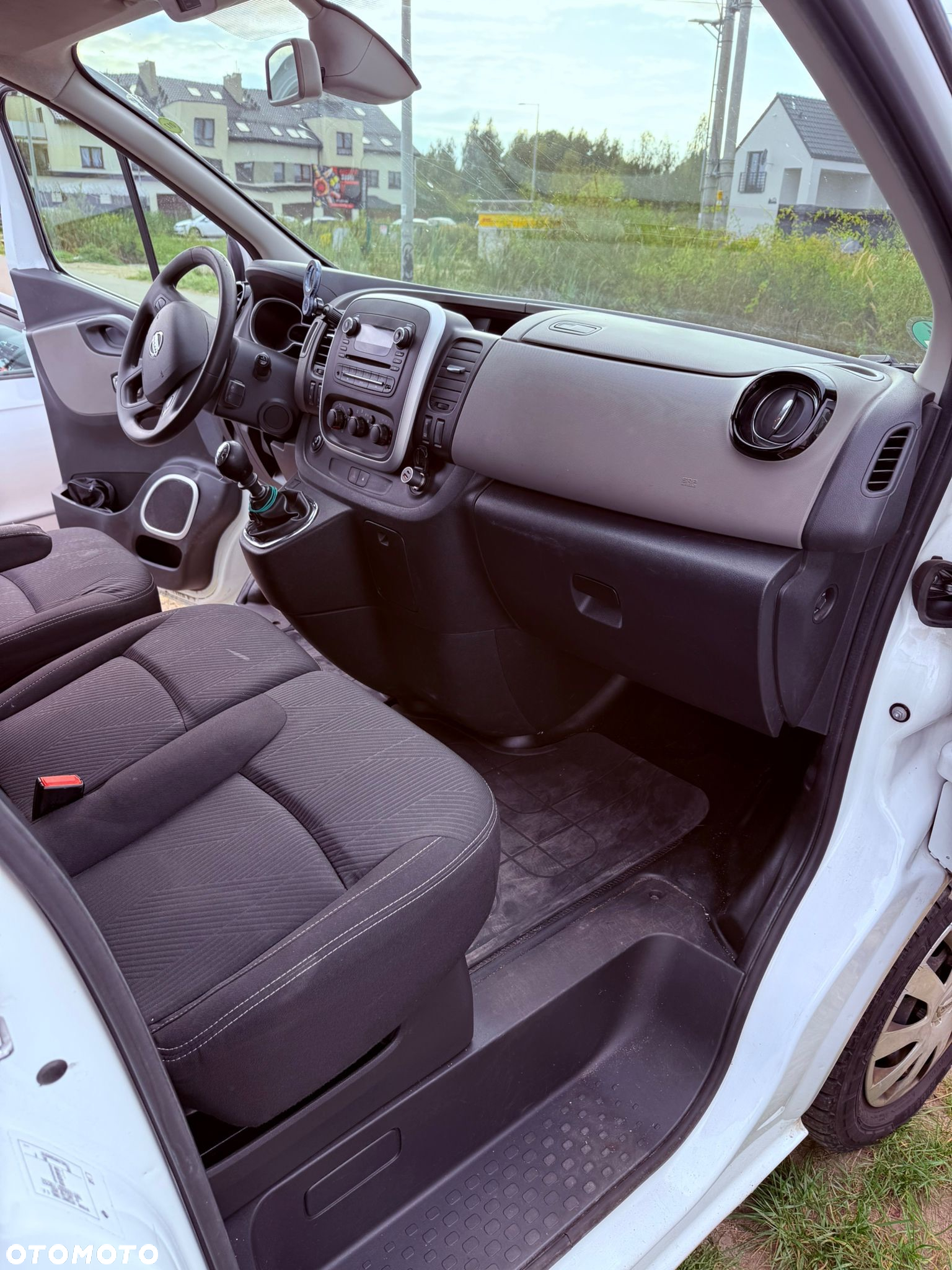 Nissan NV300 - 14