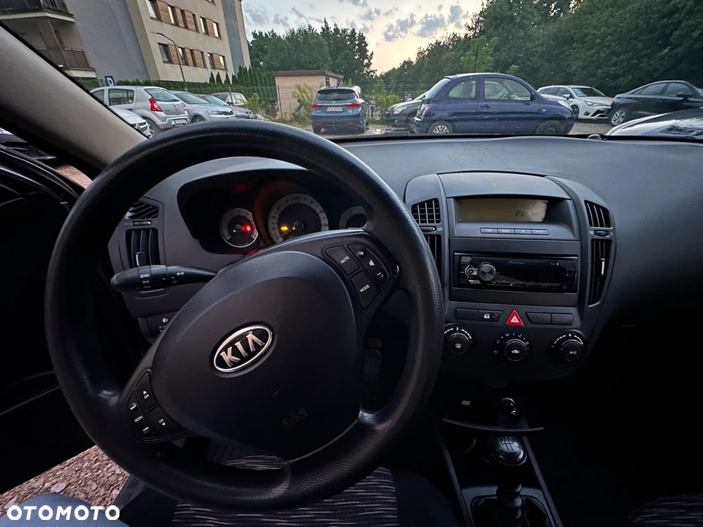 Kia Ceed 1.6 Comfort + - 6