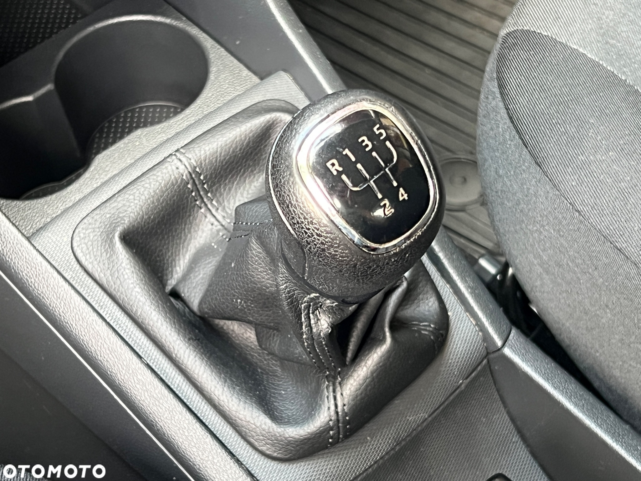 Skoda RAPID - 24
