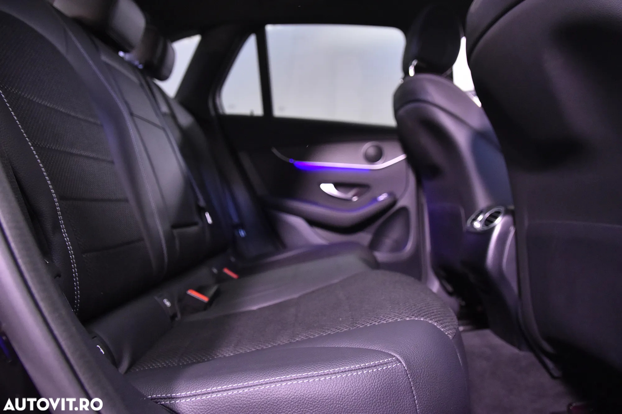 Mercedes-Benz GLC 220 d 4MATIC - 12