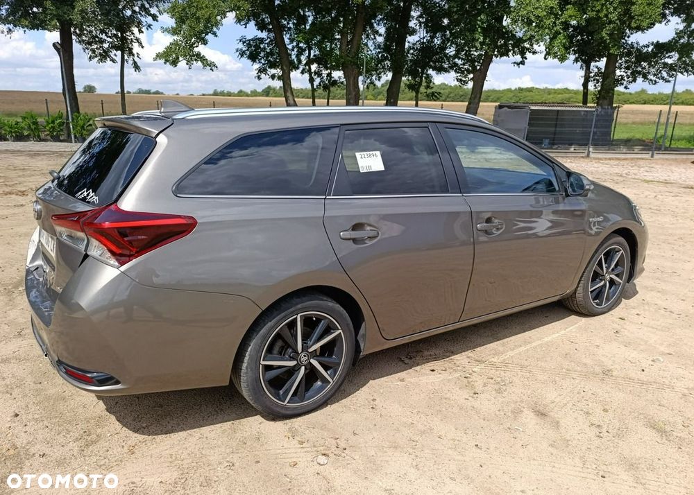 Toyota Auris - 4