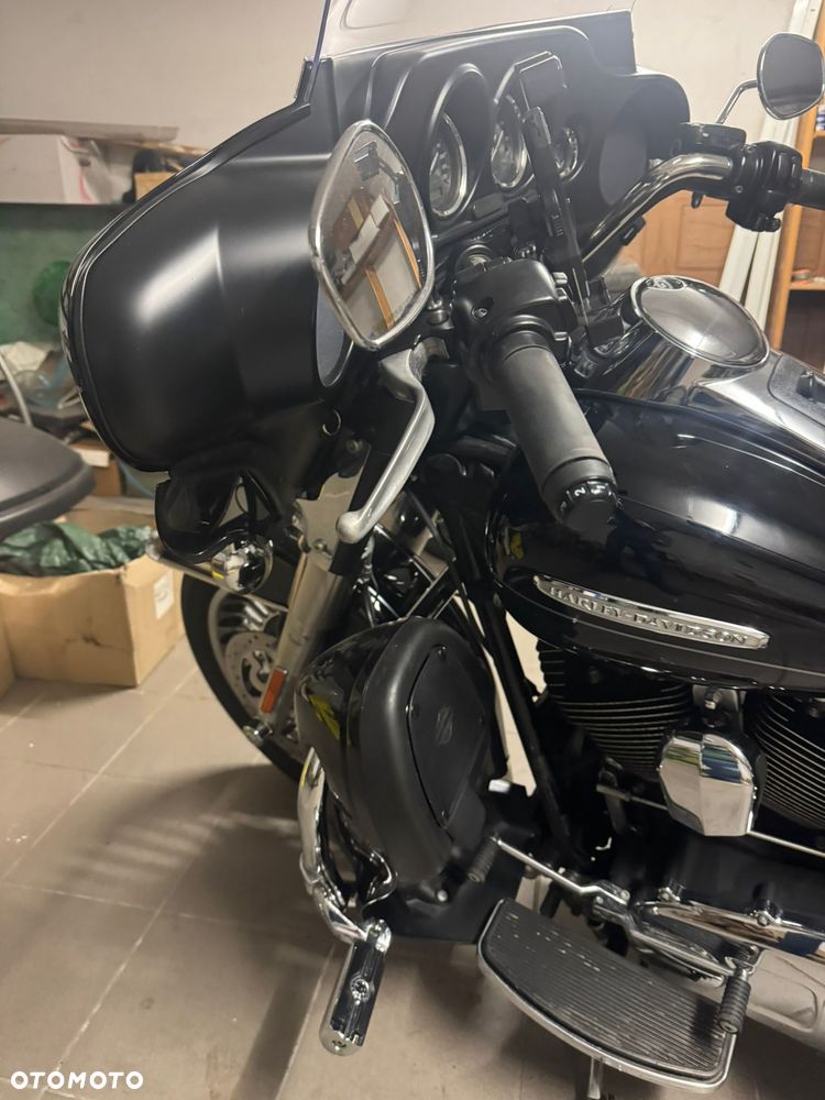 Harley-Davidson Touring Electra Glide - 2