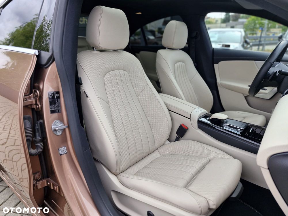 Mercedes-Benz CLA 200 Progressive 7G-DCT - 18