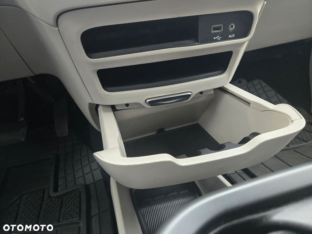 Chrysler Pacifica - 32