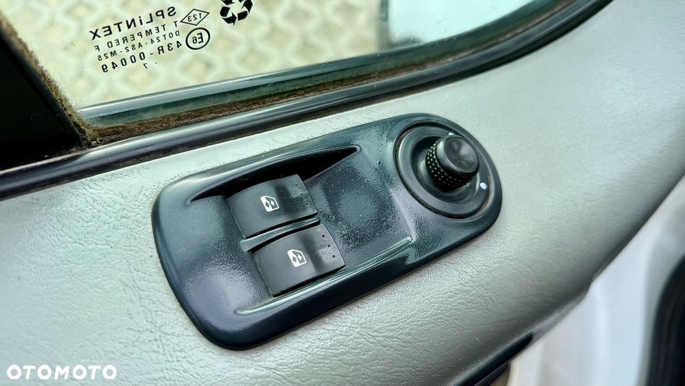 Nissan PRIMASTAR 2.0DCI - 27