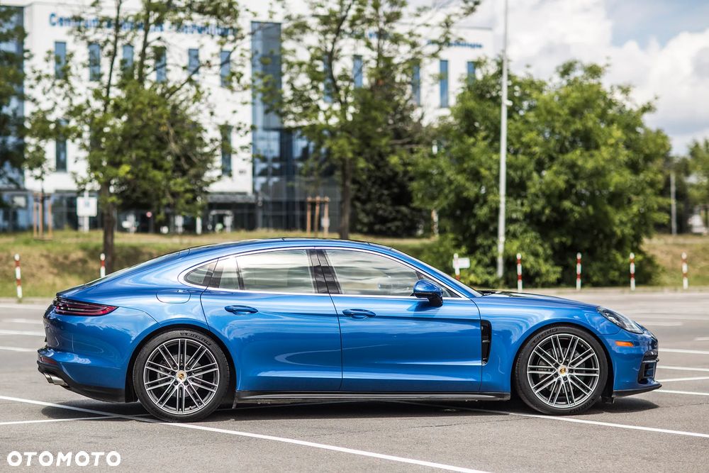 Porsche Panamera 4S - 6