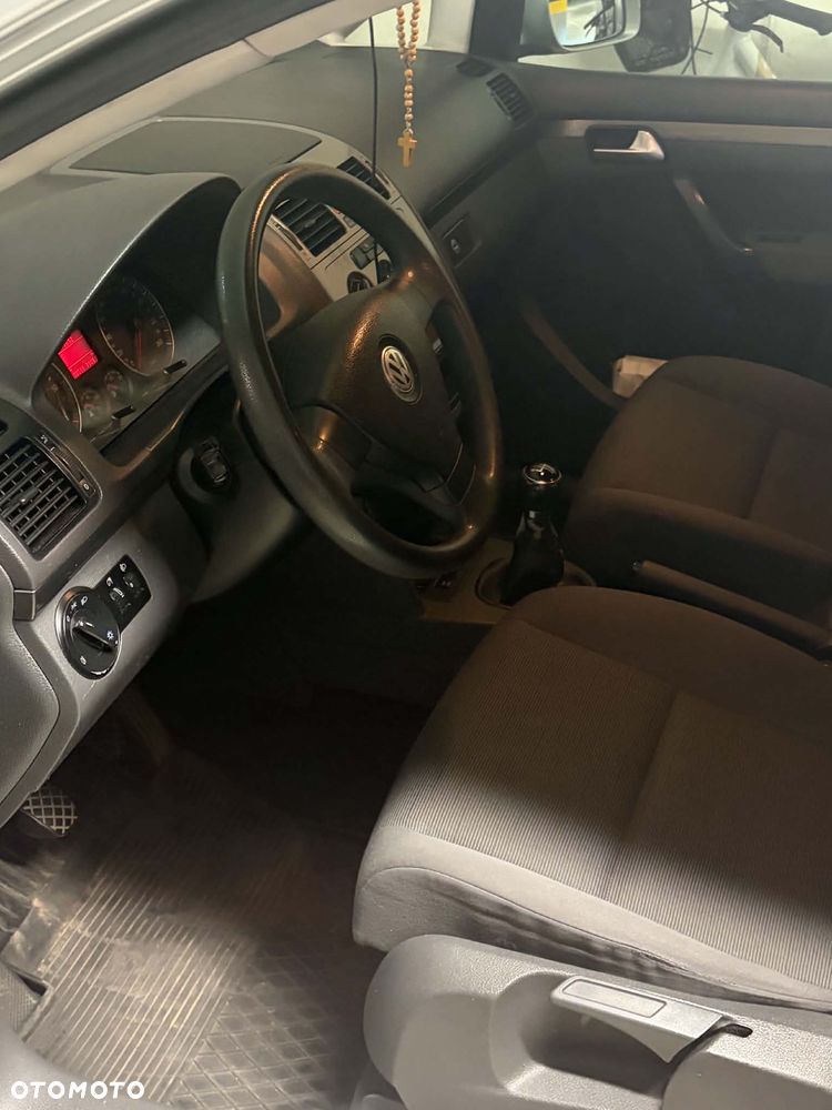Volkswagen Touran 1.9 TDI DPF Conceptline - 8
