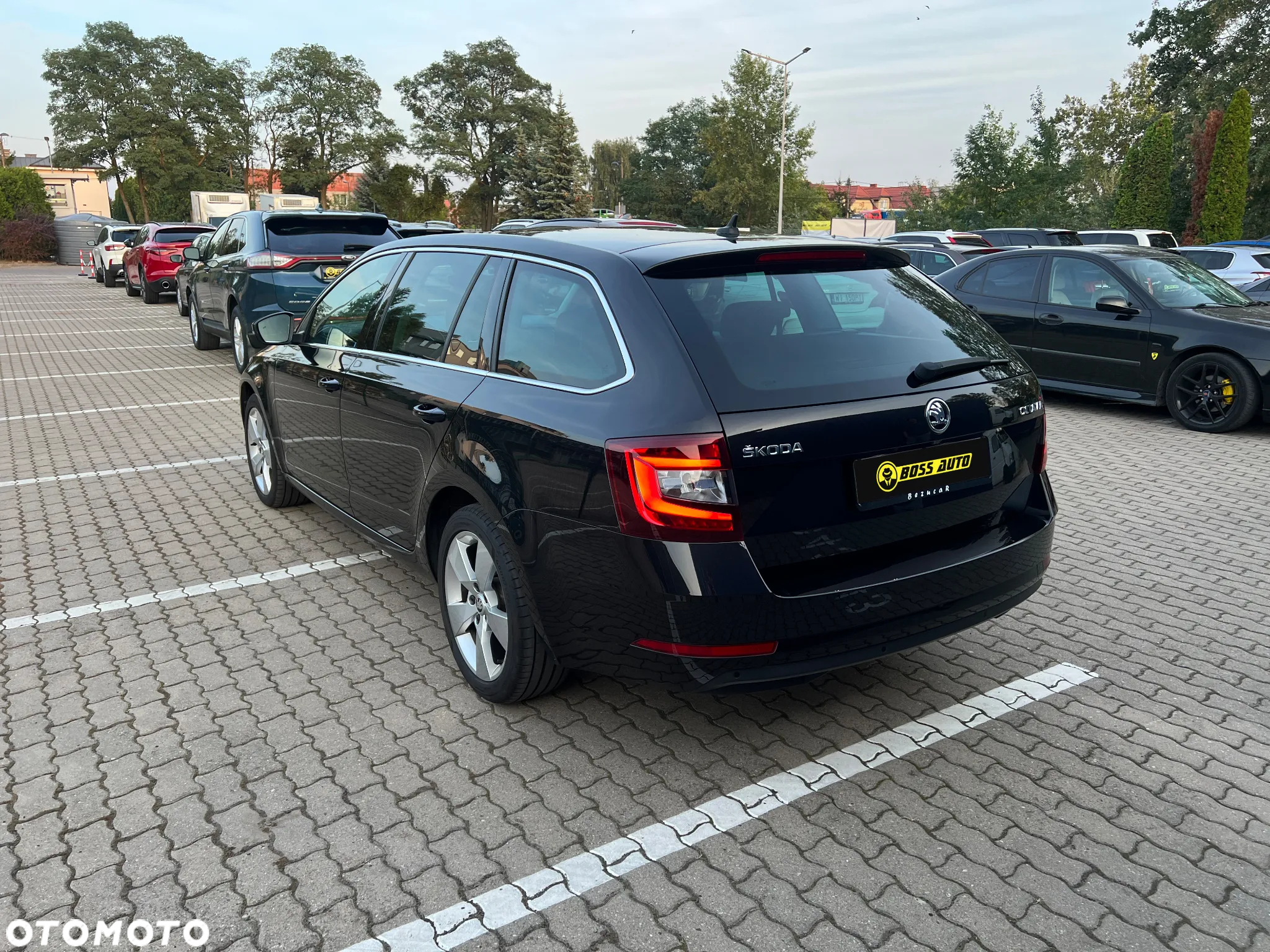 Skoda Octavia Combi 1.6 TDI DSG Style - 4