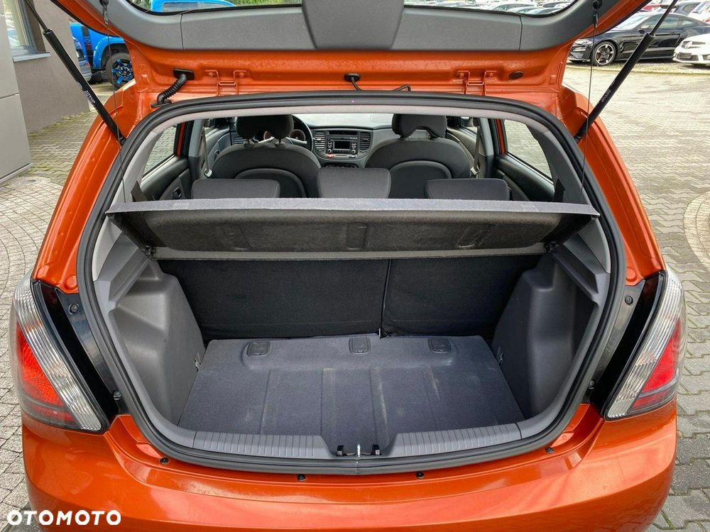 Kia Rio - 5
