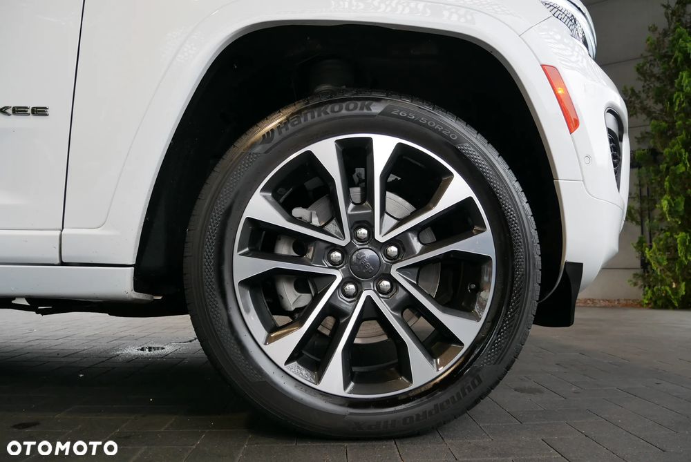 Jeep Grand Cherokee - 38