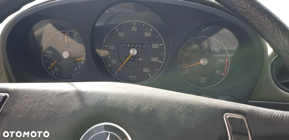 Mercedes-Benz SL - 17