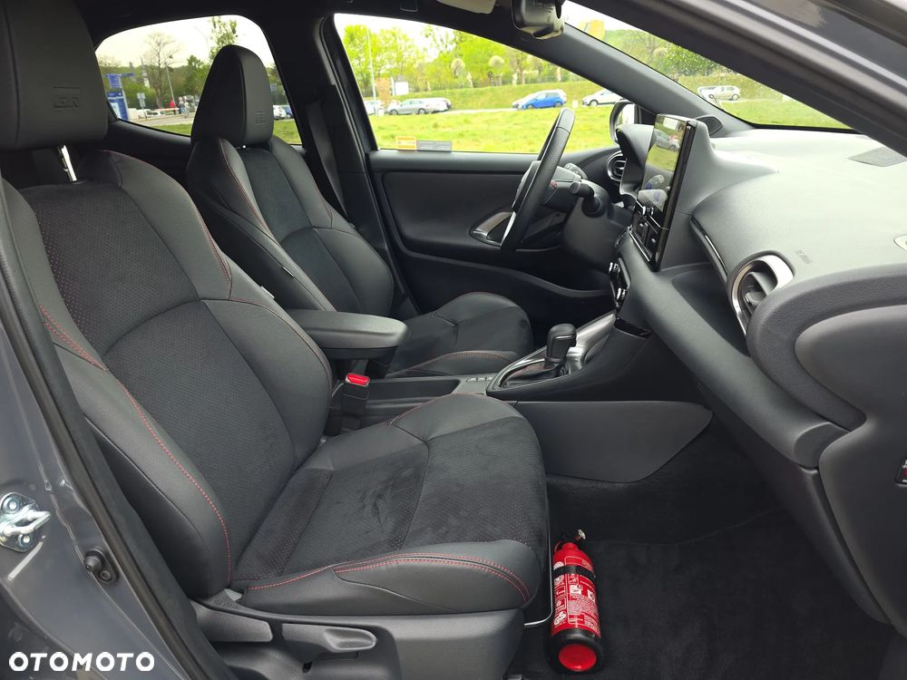Toyota Yaris Hybrid 1.5 GR Sport - 13