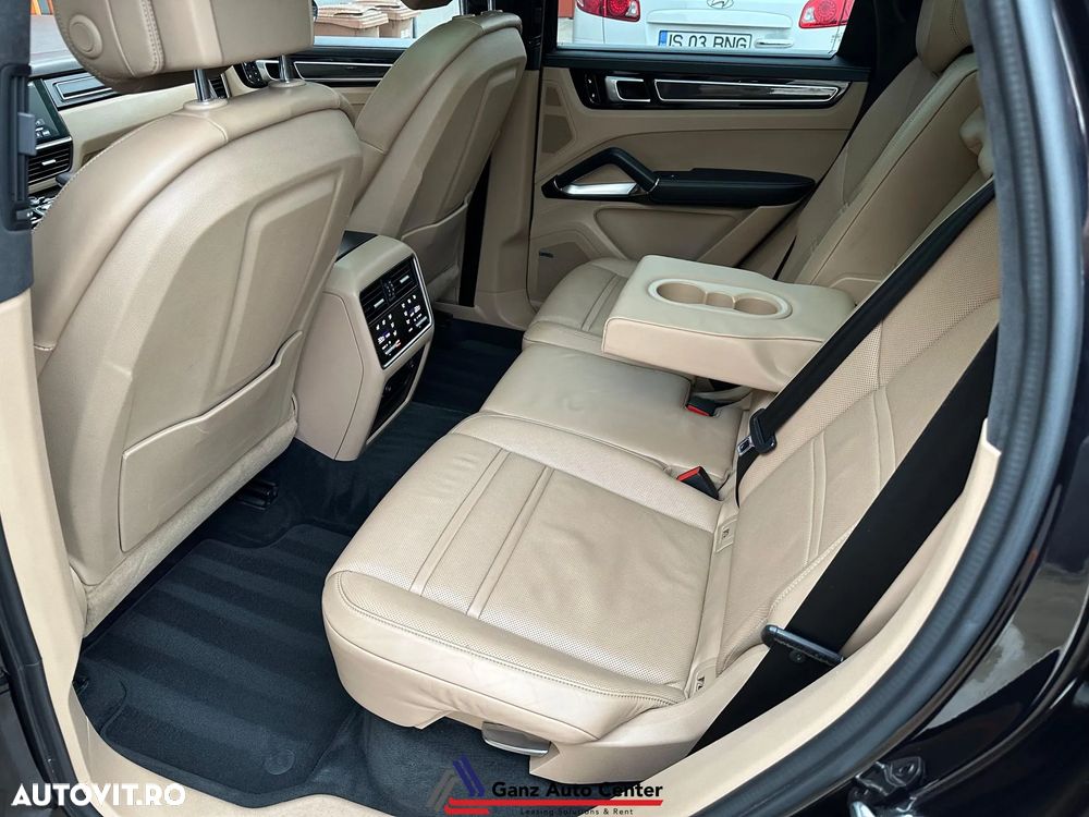 Porsche Cayenne Turbo Tiptronic S - 17
