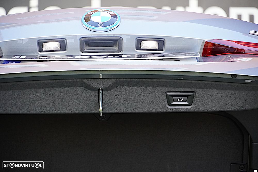BMW i4 eDrive40 - 43