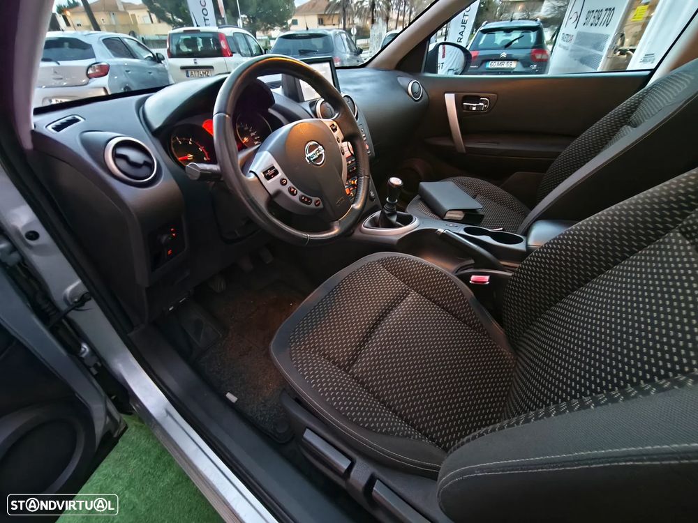 Nissan Qashqai 2.0 dCi Backstage NAVI FPD - 15