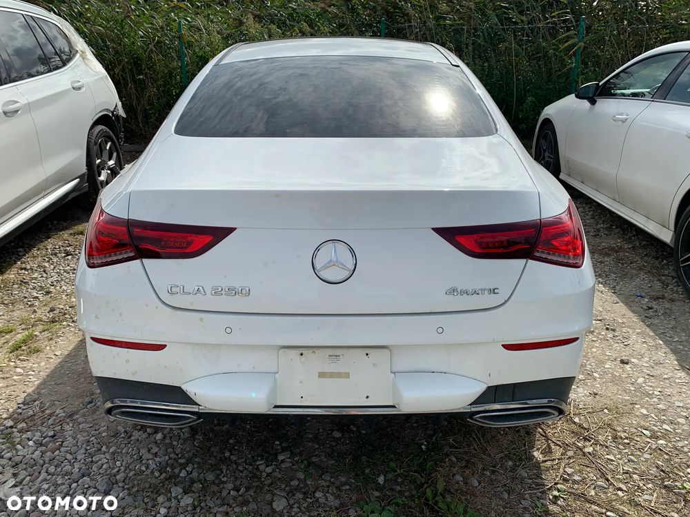 Mercedes-Benz CLA 250 4Matic 7G-DCT - 2
