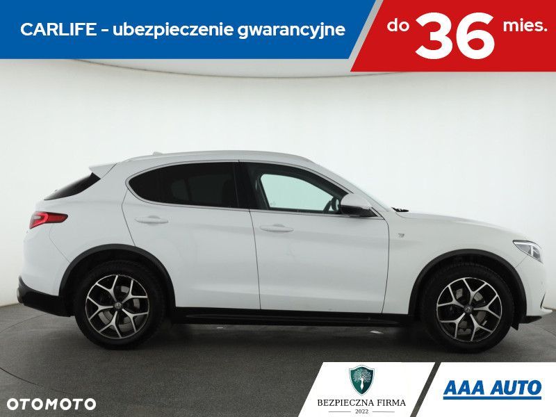 Alfa Romeo Stelvio - 8