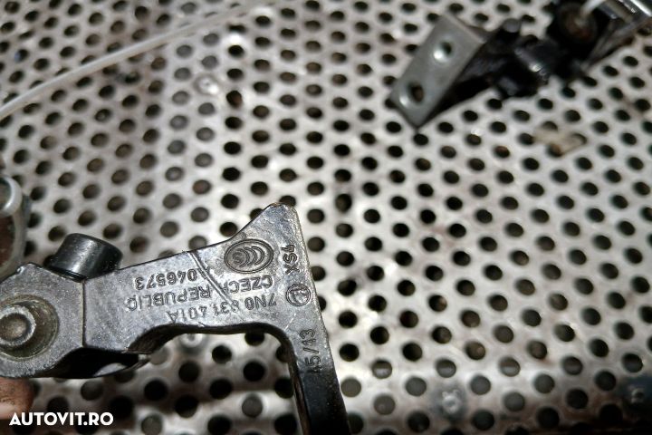 Balama inferioara usa fata stanga 7N0831401A 7N0831401A Skoda Octavia - 2