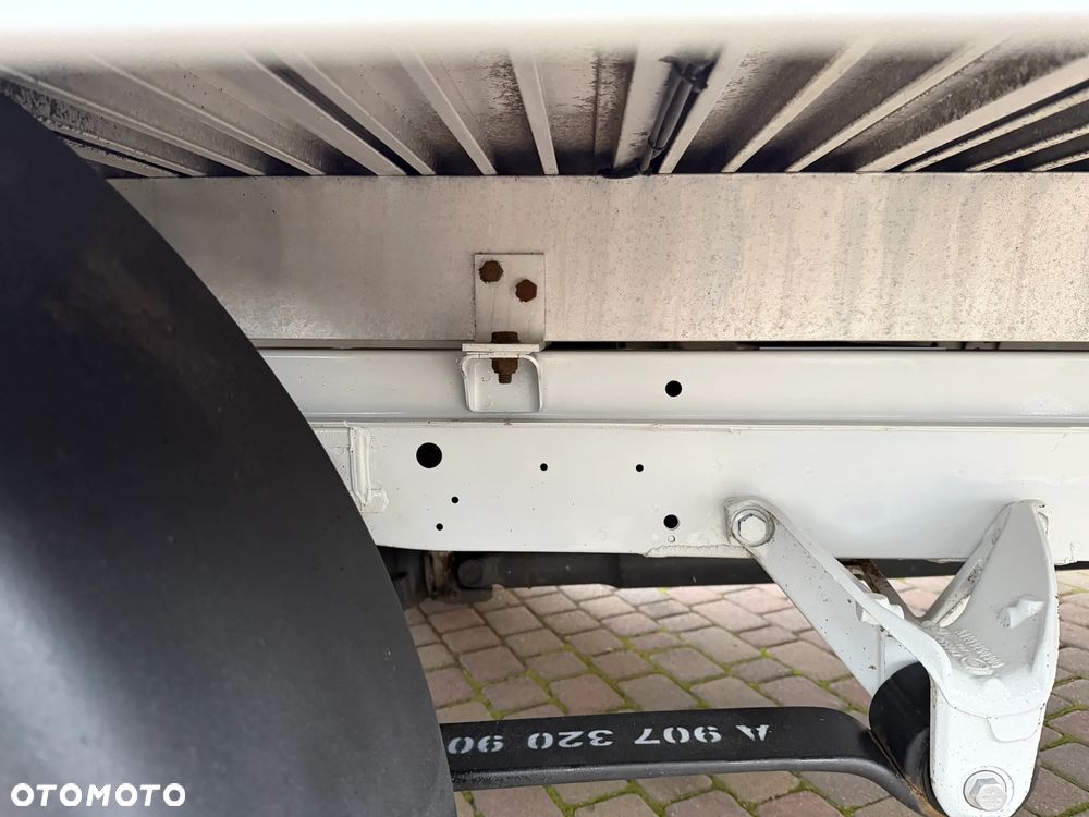 Mercedes-Benz Sprinter 317 CDI Izoterma Winda - 14