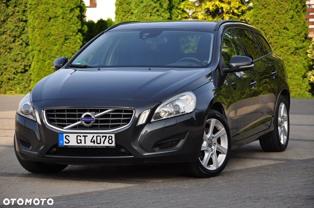 Volvo V60 D3 Momentum - 1