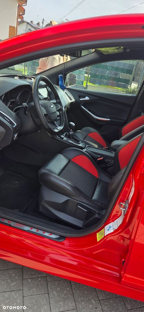 Ford Focus 2.0 EcoBoost ST - 11
