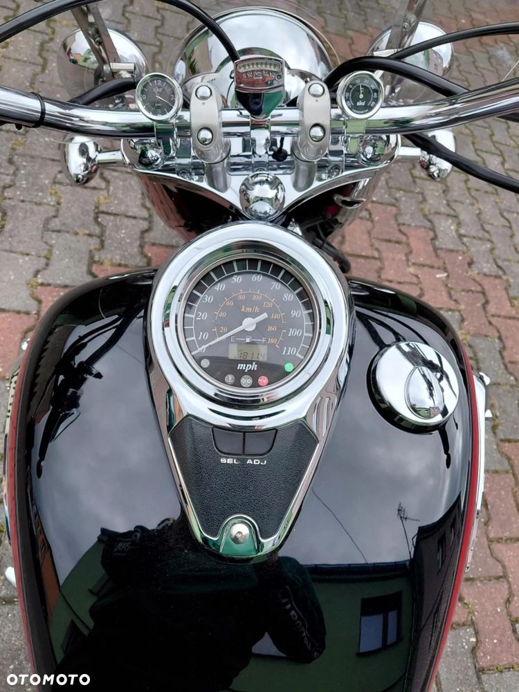 Suzuki Intruder - 10