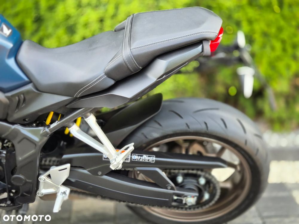 Honda CB - 18
