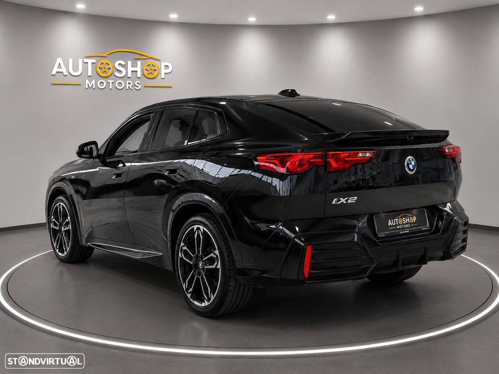 BMW iX2 eDrive20 Pack Desportivo M - 2