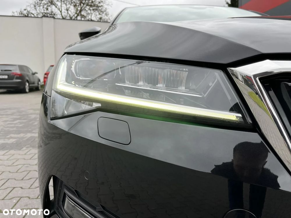 Skoda Superb 2.0 TDI SCR 4x4 Ambition DSG - 23