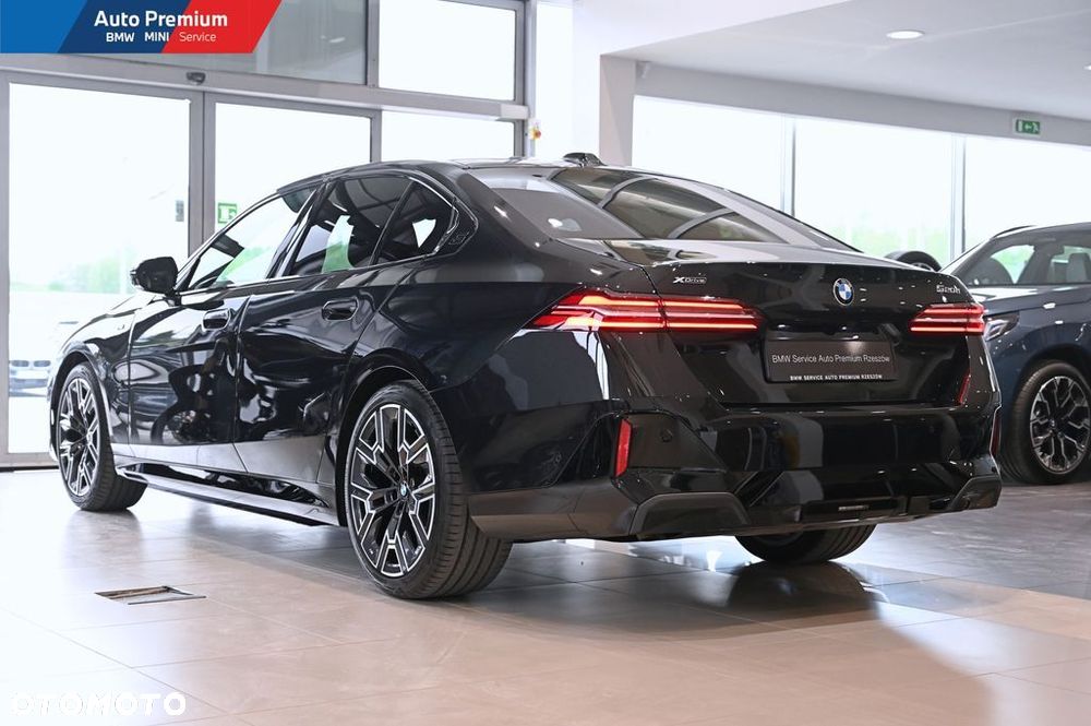 BMW Seria 5 520d xDrive mHEV - 23