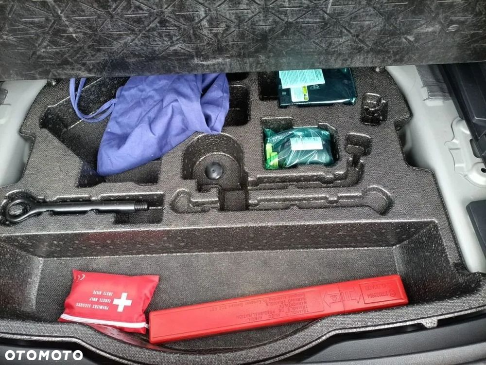 Toyota RAV4 - 4