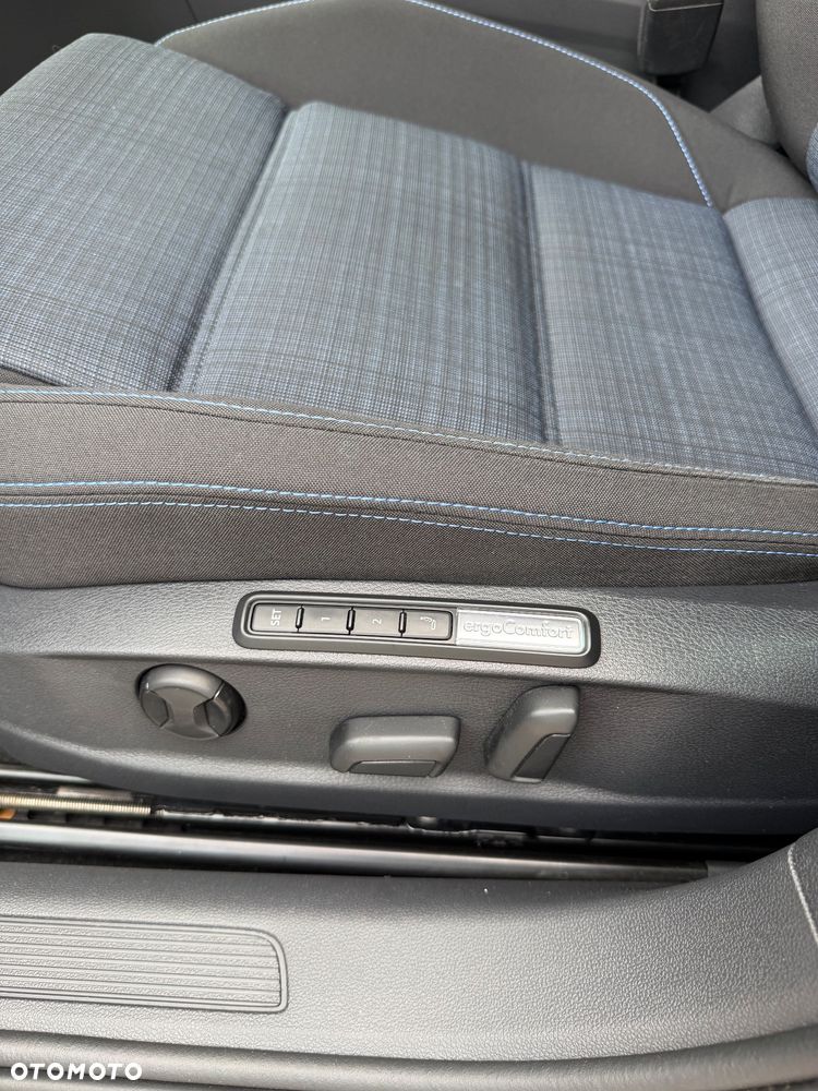 Volkswagen Passat - 8