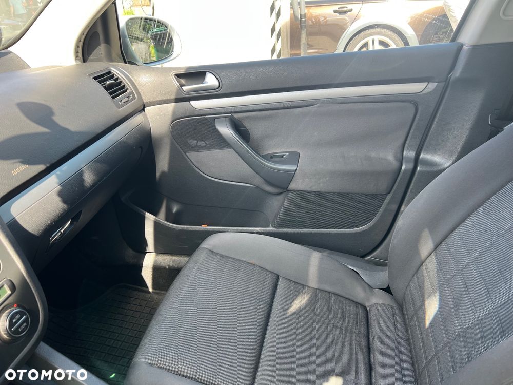 Volkswagen Golf - 17