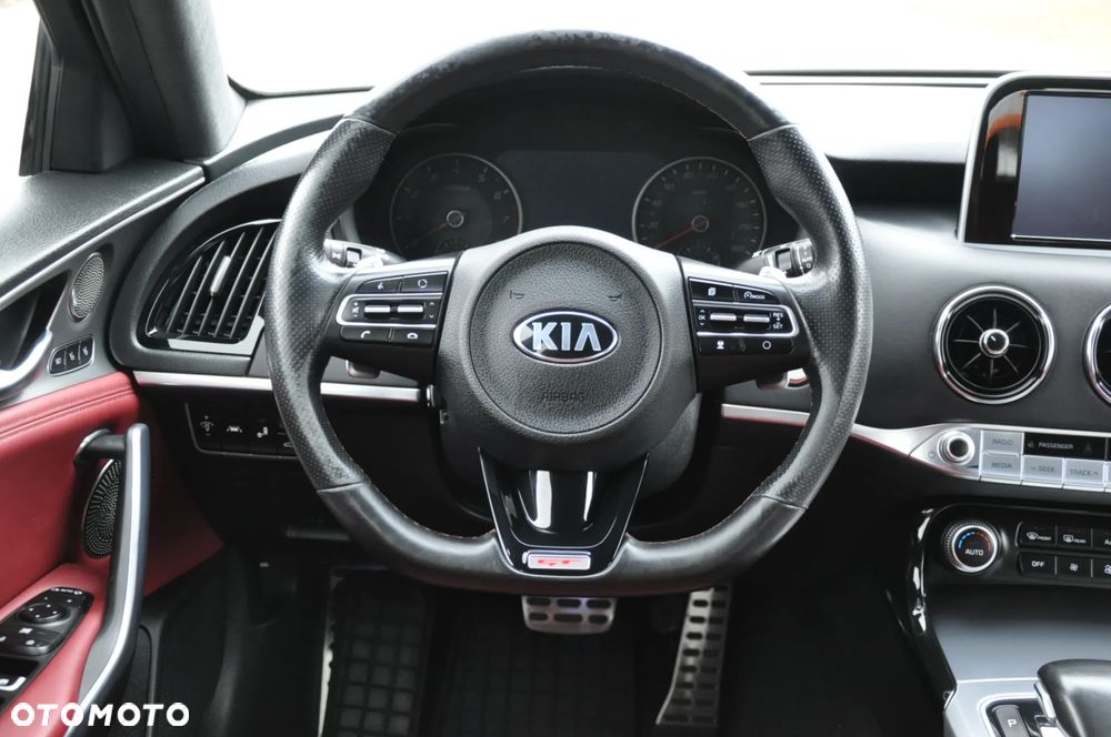Kia Stinger 3.3 T-GDI V6 GT AWD - 29