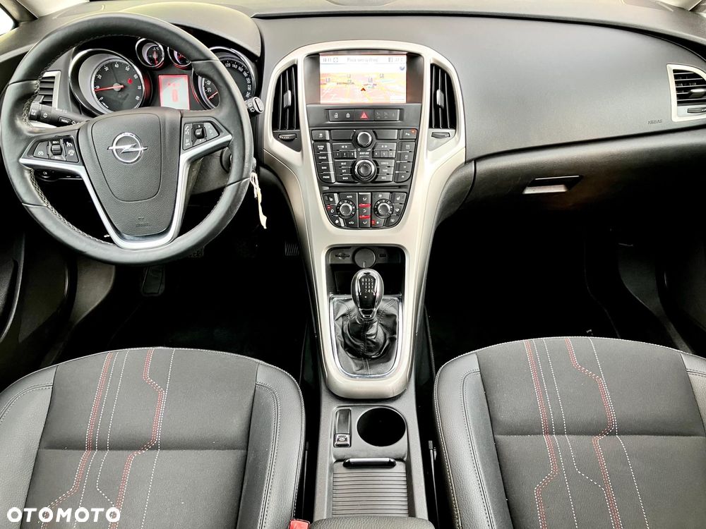 Opel Astra 1.6 Turbo 150 Jahre - 19