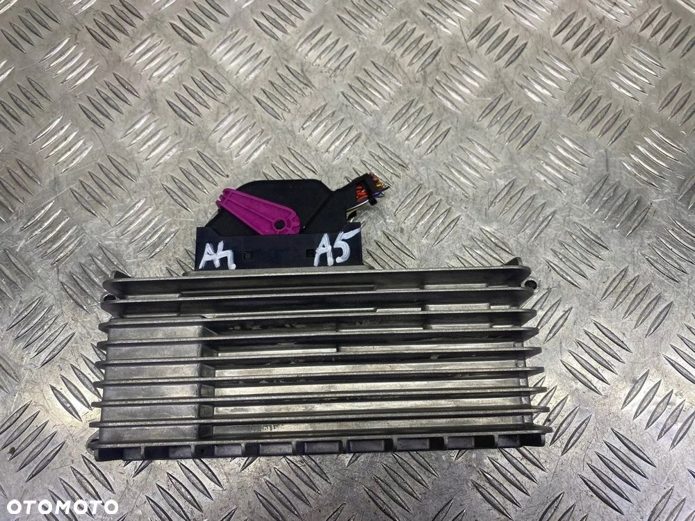 WZMACNIACZ RADIA GŁOŚNIKÓW AUDI A4 B8 A5 8T 8T0035223AH - 1