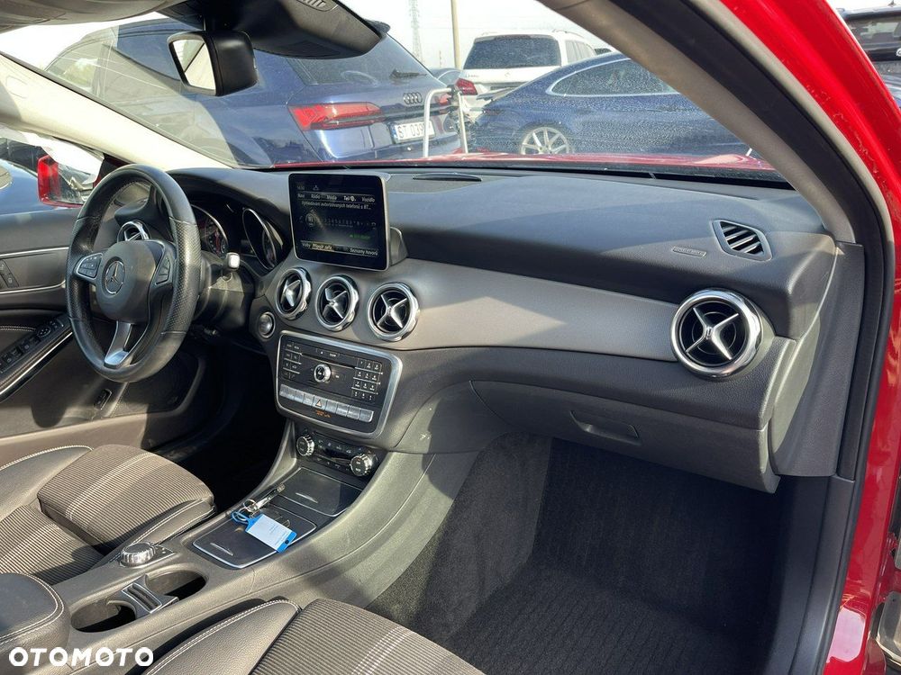 Mercedes-Benz GLA 200 (CDI) d 4Matic 7G-DCT Style - 13