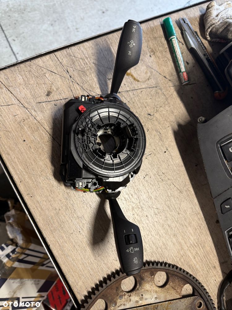 Manetki przełączniki wycieraczek kierunków  Centrum sterowania 9245622 F10