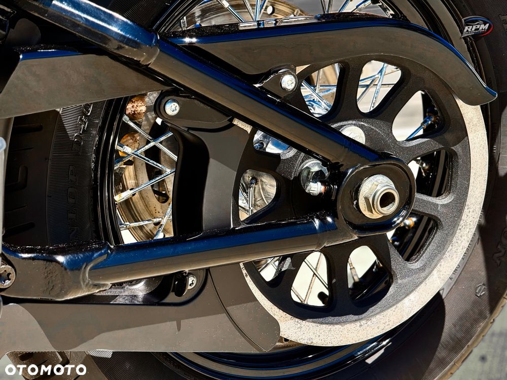 Harley-Davidson Softail Street Bob - 33
