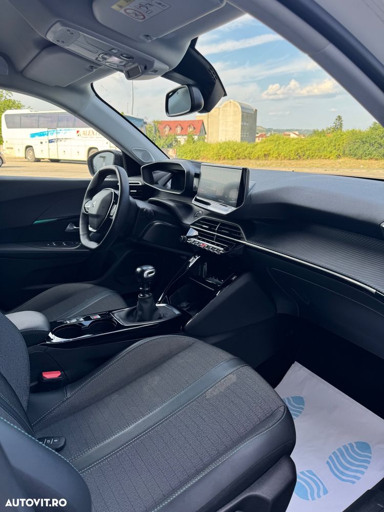 Peugeot 2008 PureTech 130 GT Pack - 24