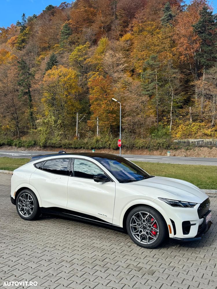 Ford Mustang Mach-E - 6